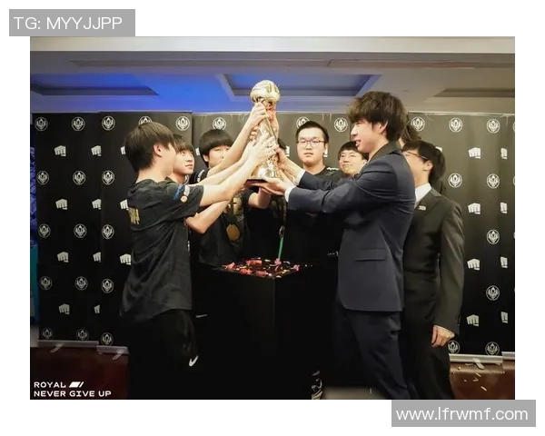 全明星赛中RNG团队协作表现分析与点评展现团队默契与配合能力 全明星赛中RNG团队协作表现分析与点评展现团队默契与配合能力